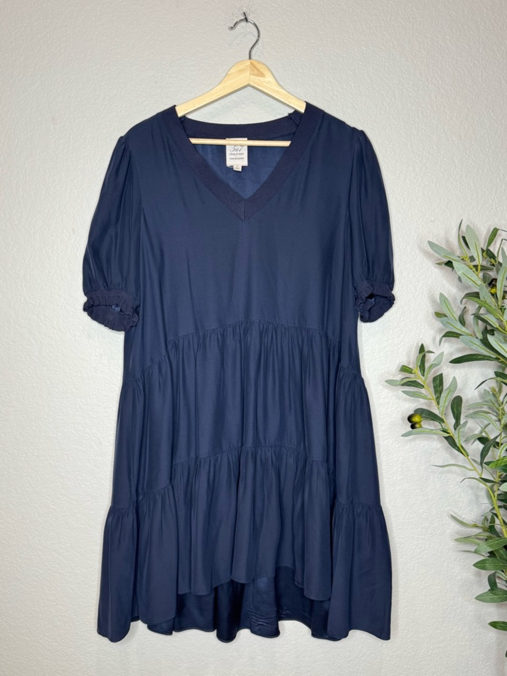 Cinq à Sept Navy‎ Silk Tiered Mini Dress Puff Sleeve V Neck Babydoll Medium